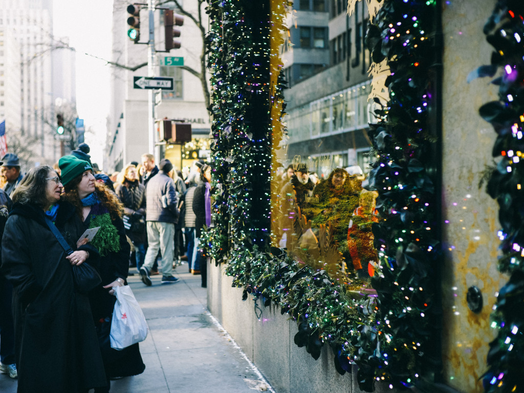 La magie de Noël s'invite en boutique : Tendances et inspirations pour 2024