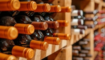 10 étapes simples et efficaces pour organiser sa cave à vin