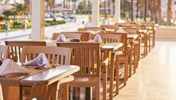 Décoration de terrasse de restaurant : les tendances en 2025